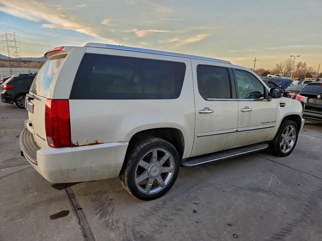 2008 CADILLAC ESCALADE ESV photo 3