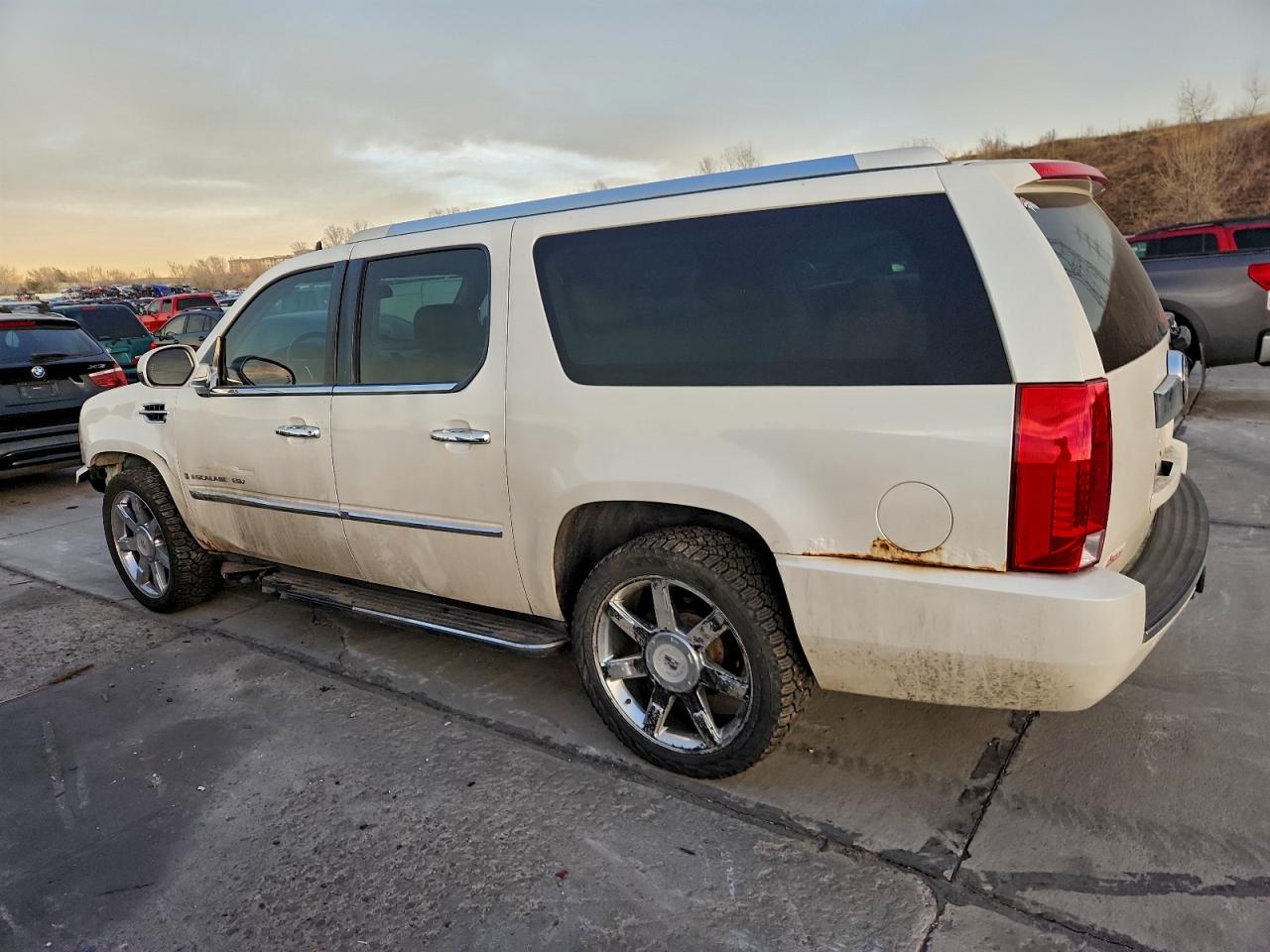 2008 CADILLAC ESCALADE ESV photo 2