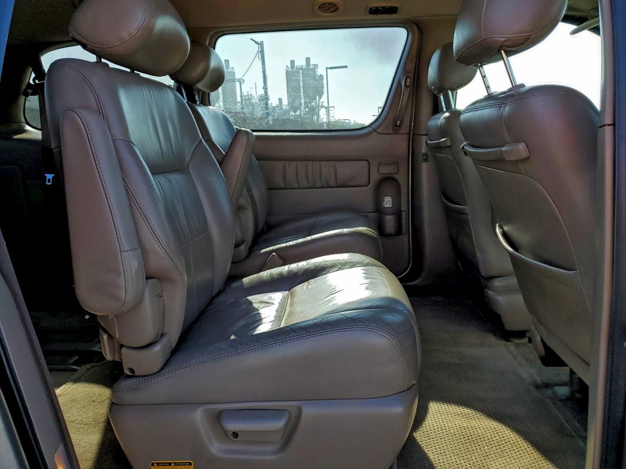 2002 TOYOTA SIENNA LE photo 11