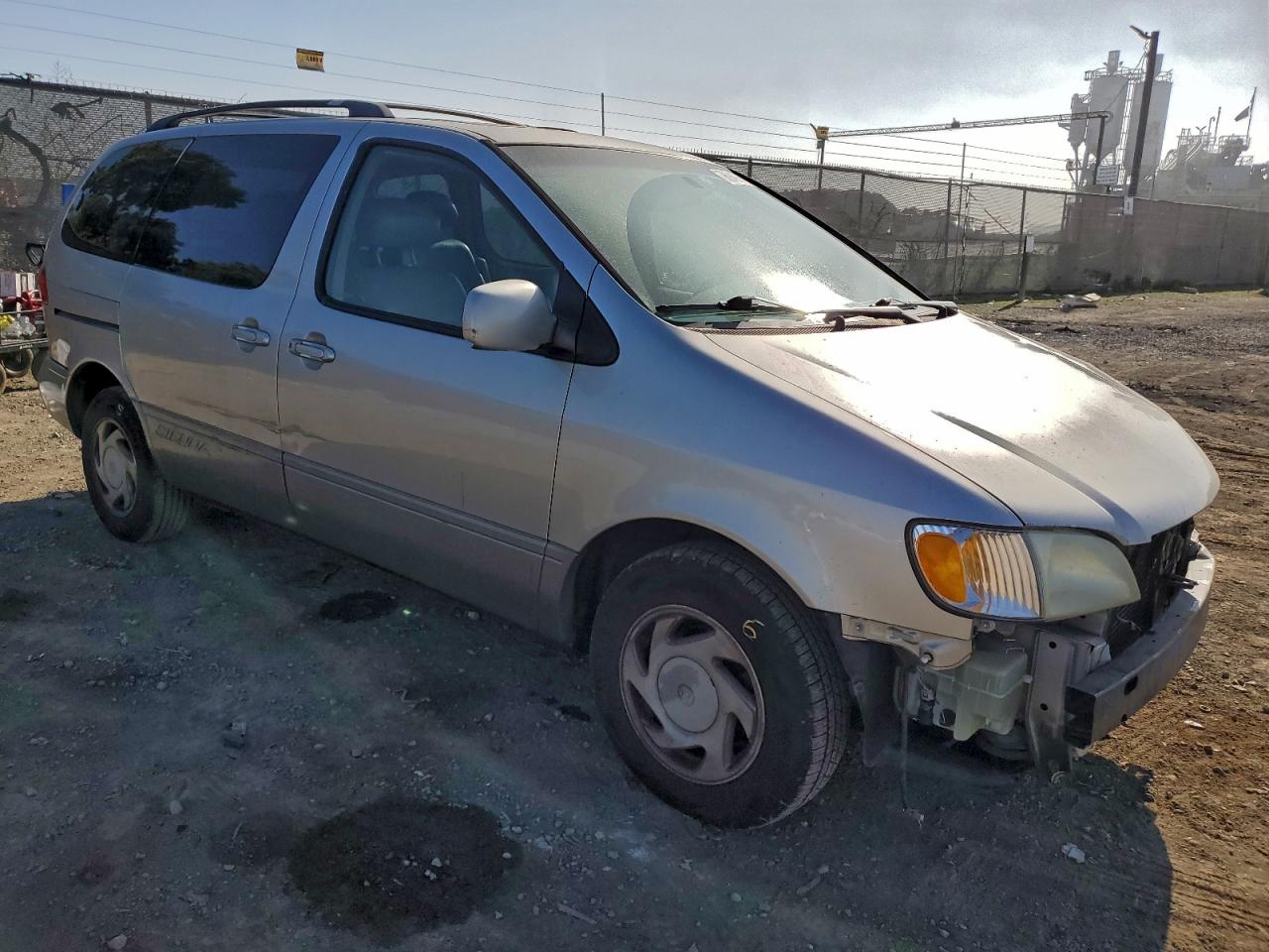 2002 TOYOTA SIENNA LE photo 4