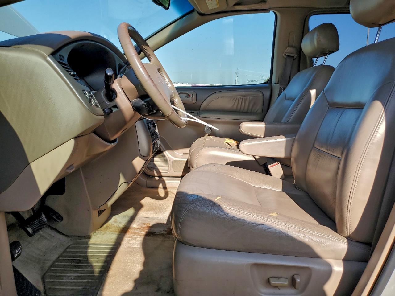 2002 TOYOTA SIENNA LE photo 7