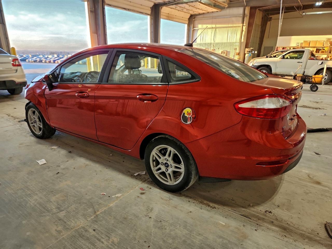 2018 FORD FIESTA SE photo 2