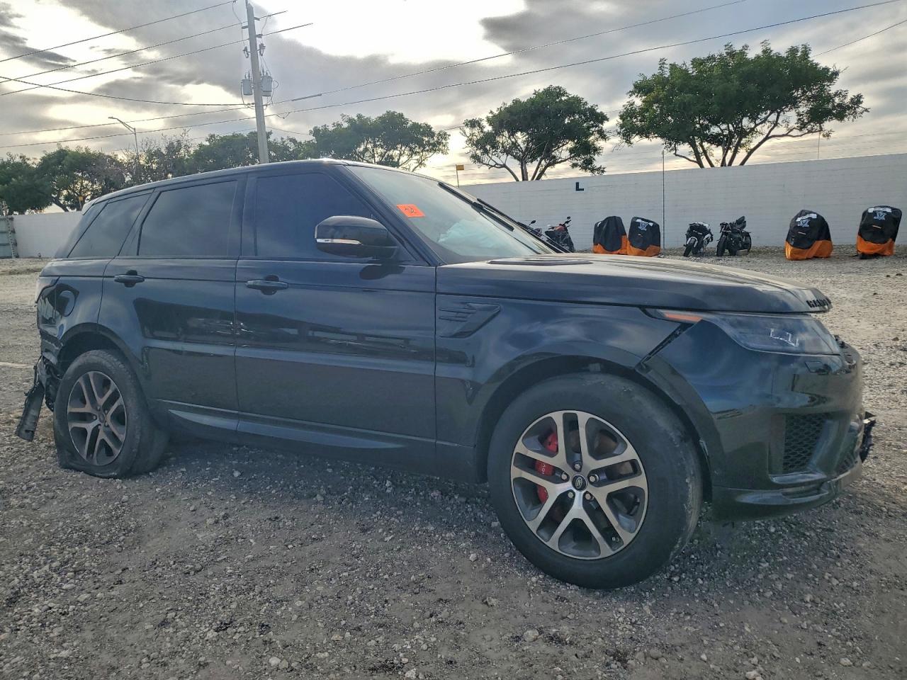2021 LAND ROVER RANGE ROVER SPORT HSE DYNAMIC photo 4