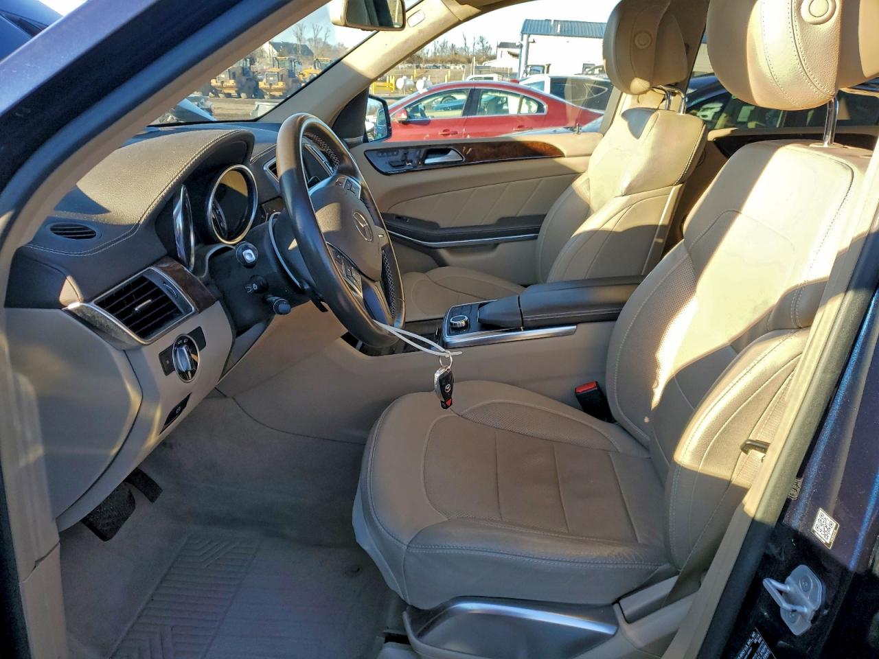 2015 MERCEDES-BENZ GL 550 4MATIC photo 7