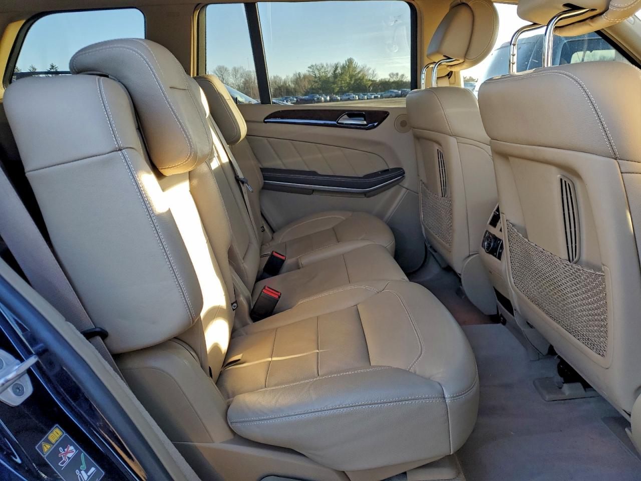 2015 MERCEDES-BENZ GL 550 4MATIC photo 11