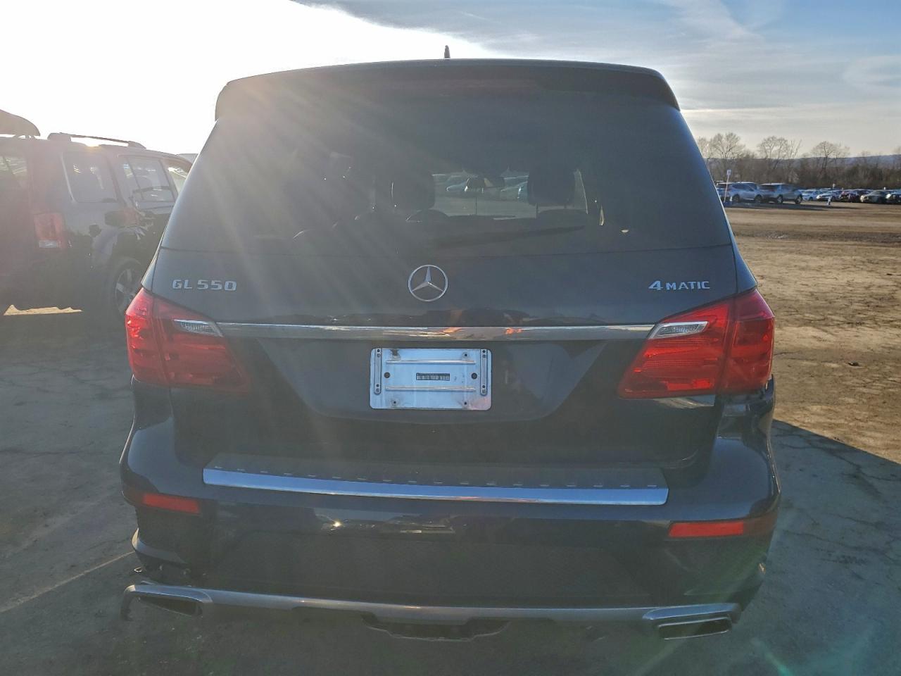 2015 MERCEDES-BENZ GL 550 4MATIC photo 6