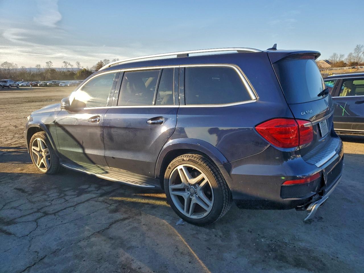 2015 MERCEDES-BENZ GL 550 4MATIC photo 2