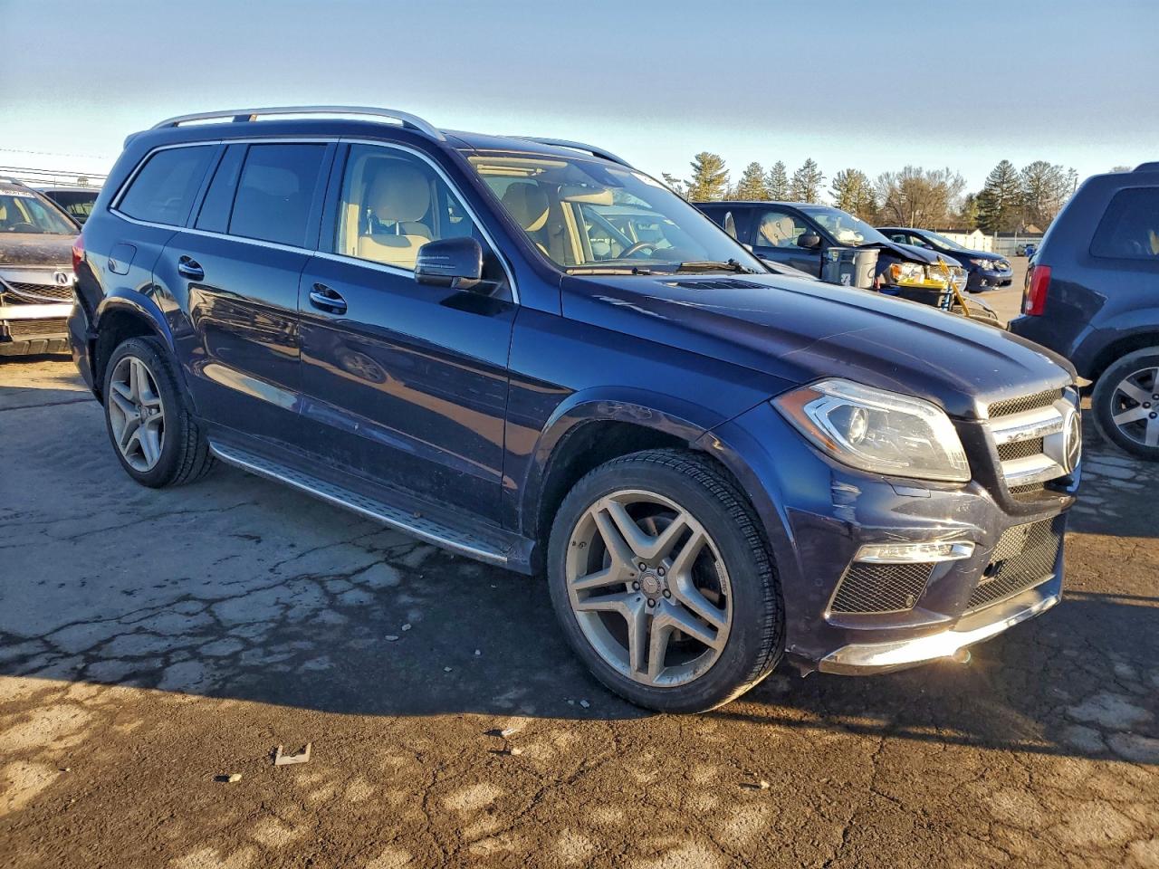 2015 MERCEDES-BENZ GL 550 4MATIC photo 4