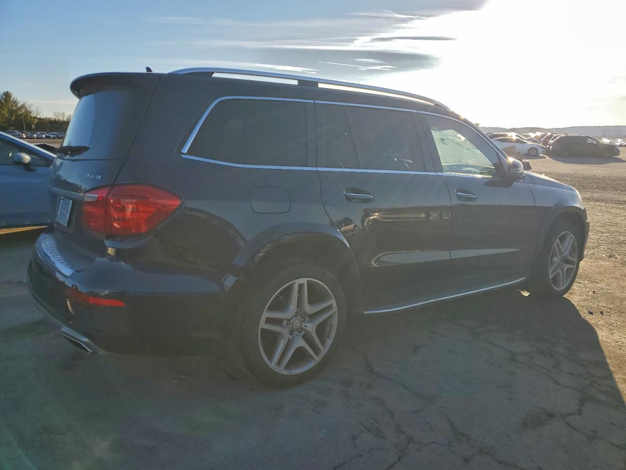 2015 MERCEDES-BENZ GL 550 4MATIC photo 3