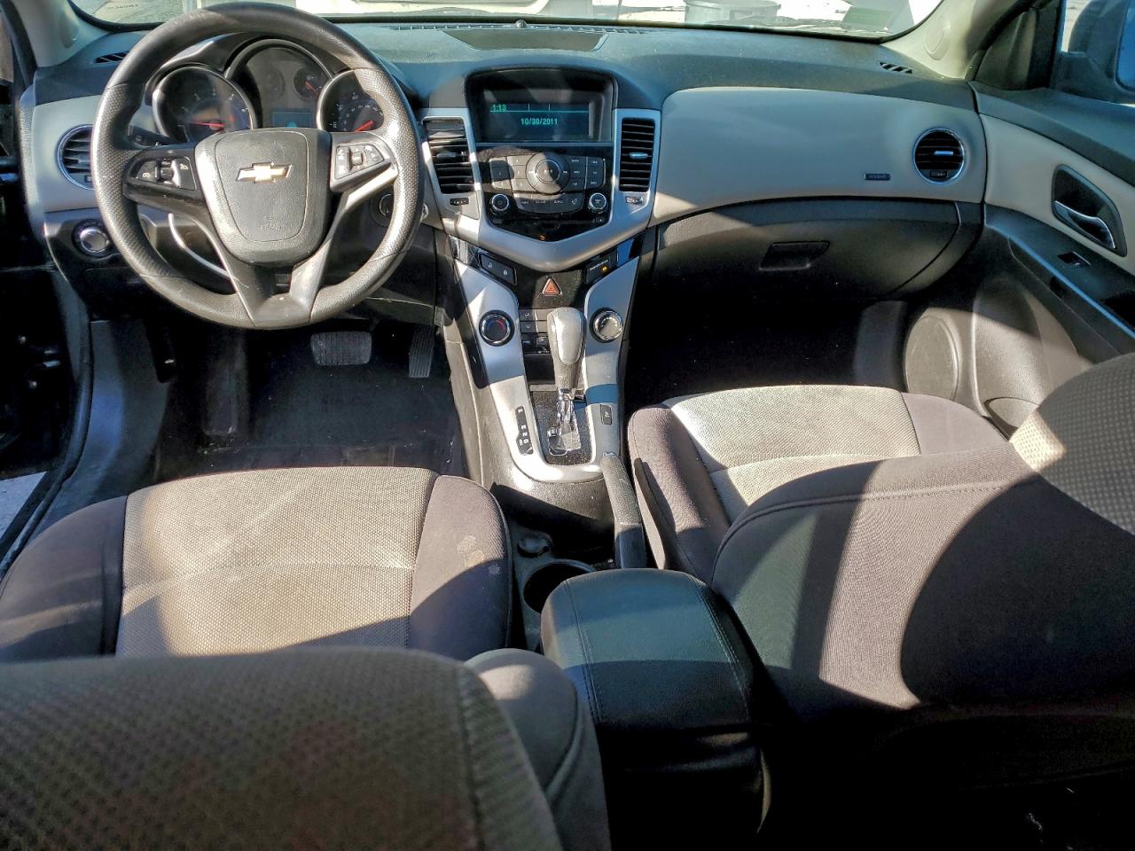 2013 CHEVROLET CRUZE LS photo 8
