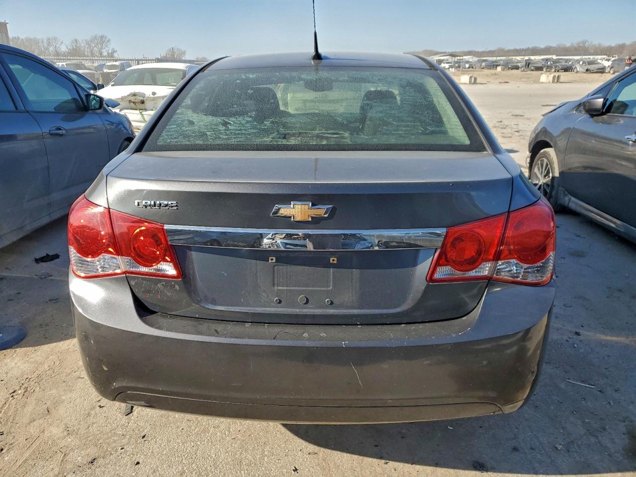 2013 CHEVROLET CRUZE LS photo 6