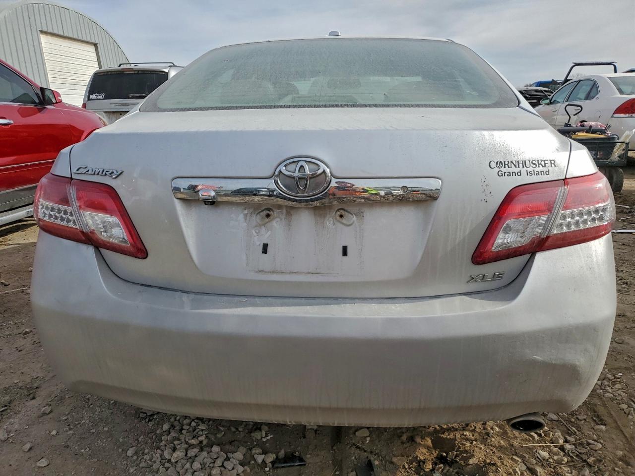 2011 TOYOTA CAMRY BASE photo 6
