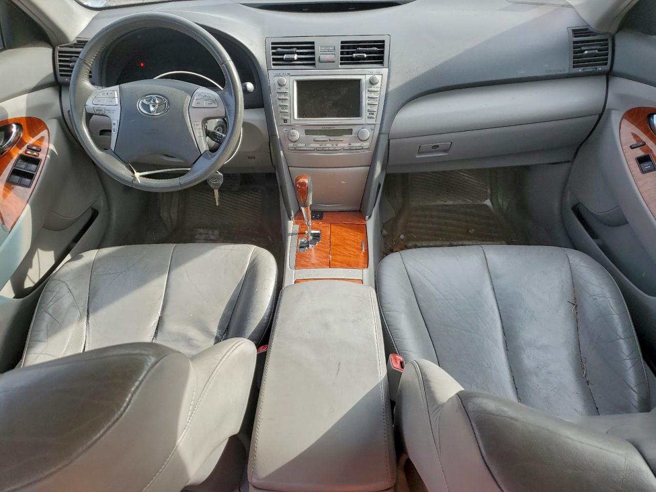 2011 TOYOTA CAMRY BASE photo 8