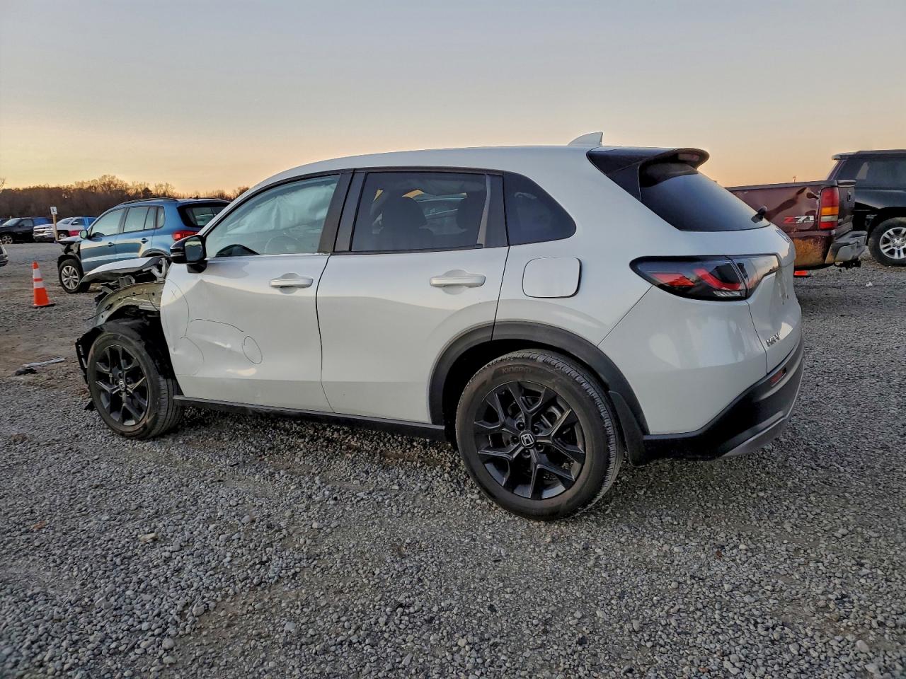 2024 HONDA HR-V SPORT photo 2