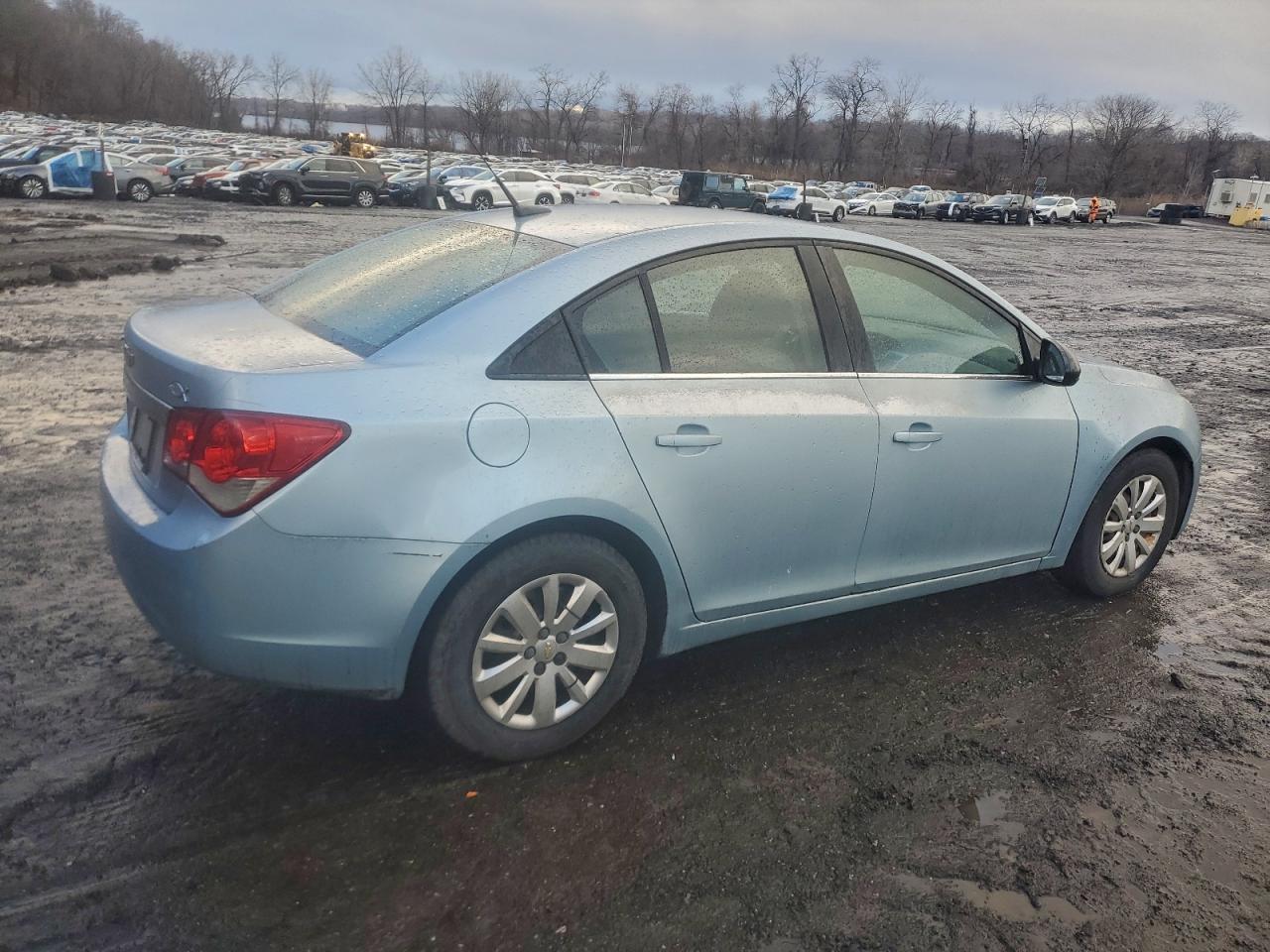 2011 CHEVROLET CRUZE LS photo 3