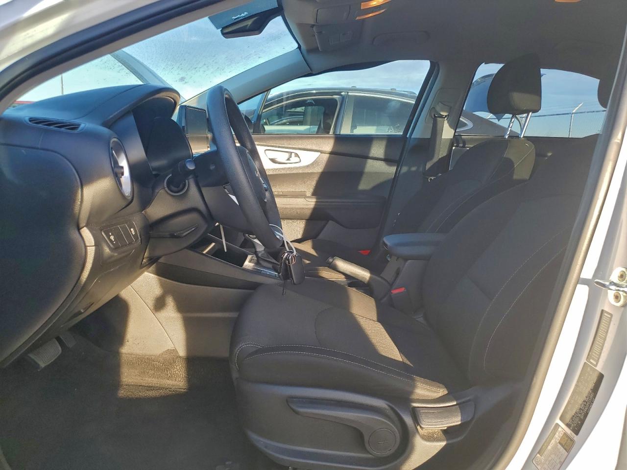 2023 KIA FORTE LX photo 7