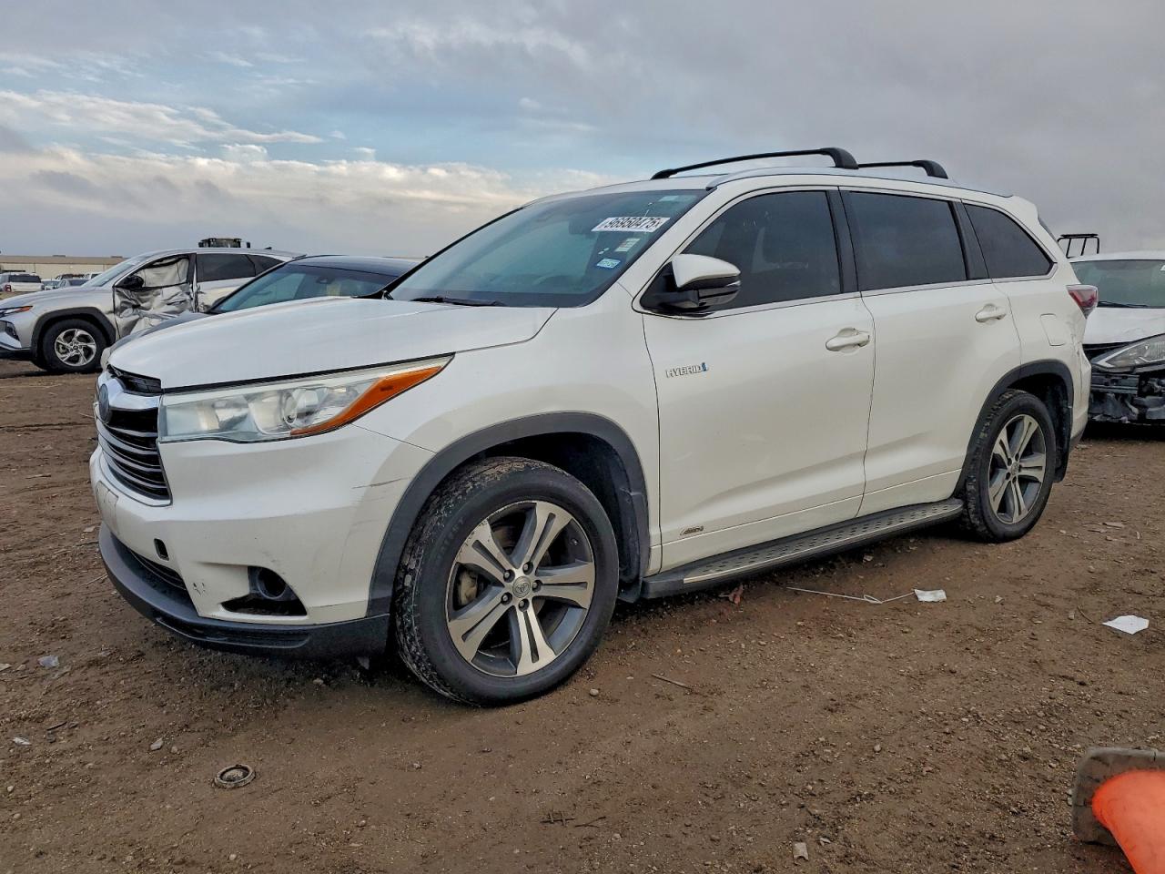 2016 TOYOTA HIGHLANDER
