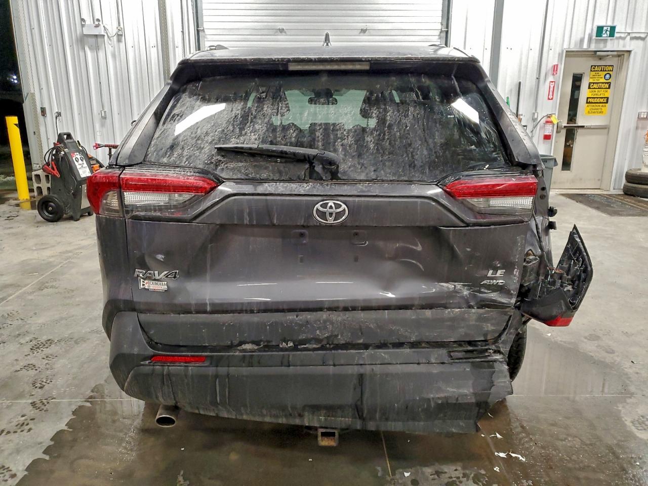 2021 TOYOTA RAV4 LE photo 11