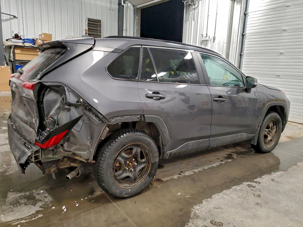 2021 TOYOTA RAV4 LE photo 5