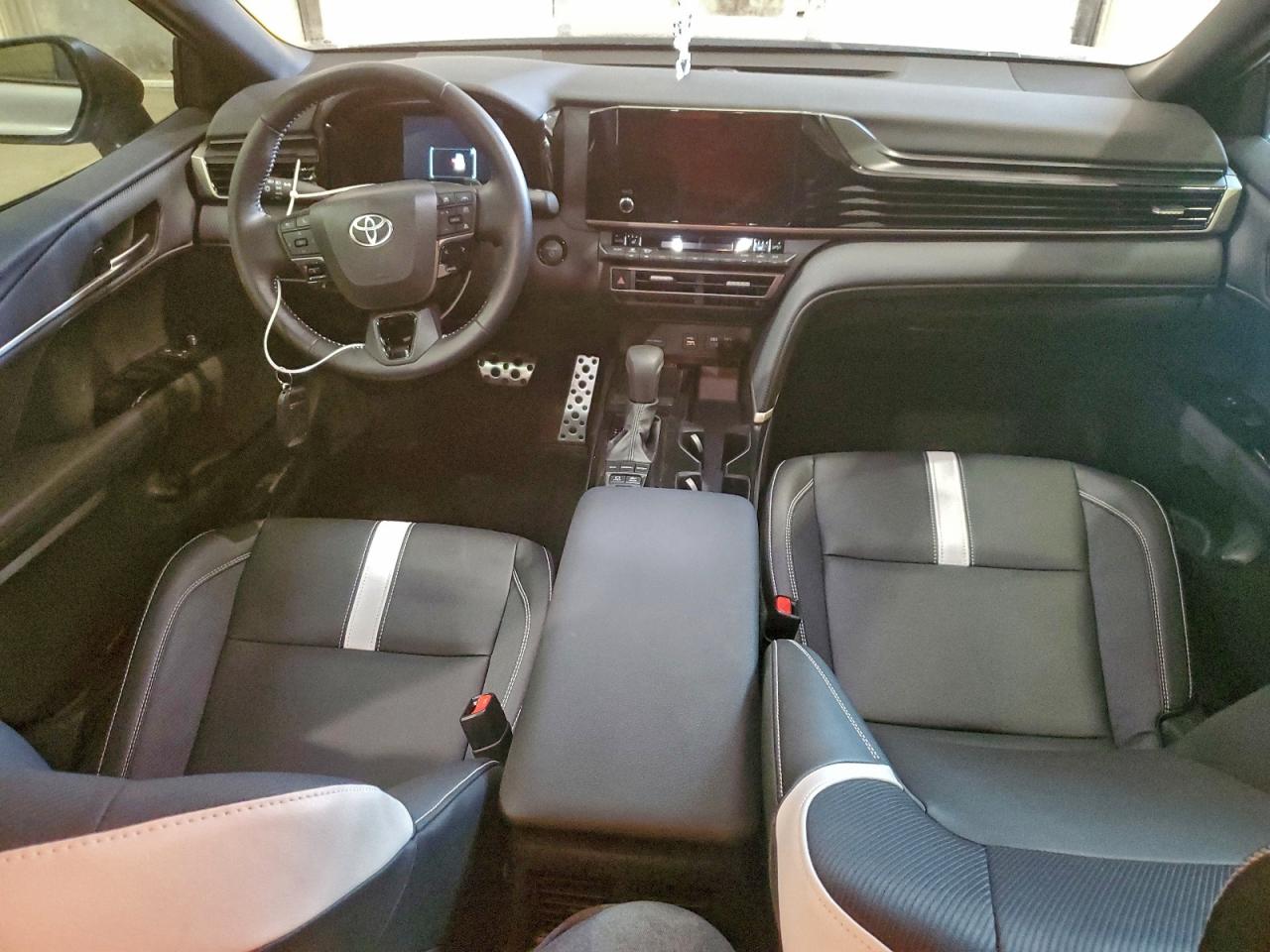 2025 TOYOTA CAMRY XSE photo 15