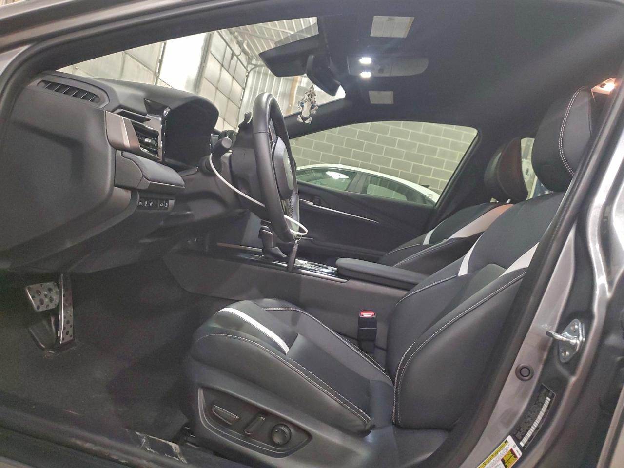 2025 TOYOTA CAMRY XSE photo 13