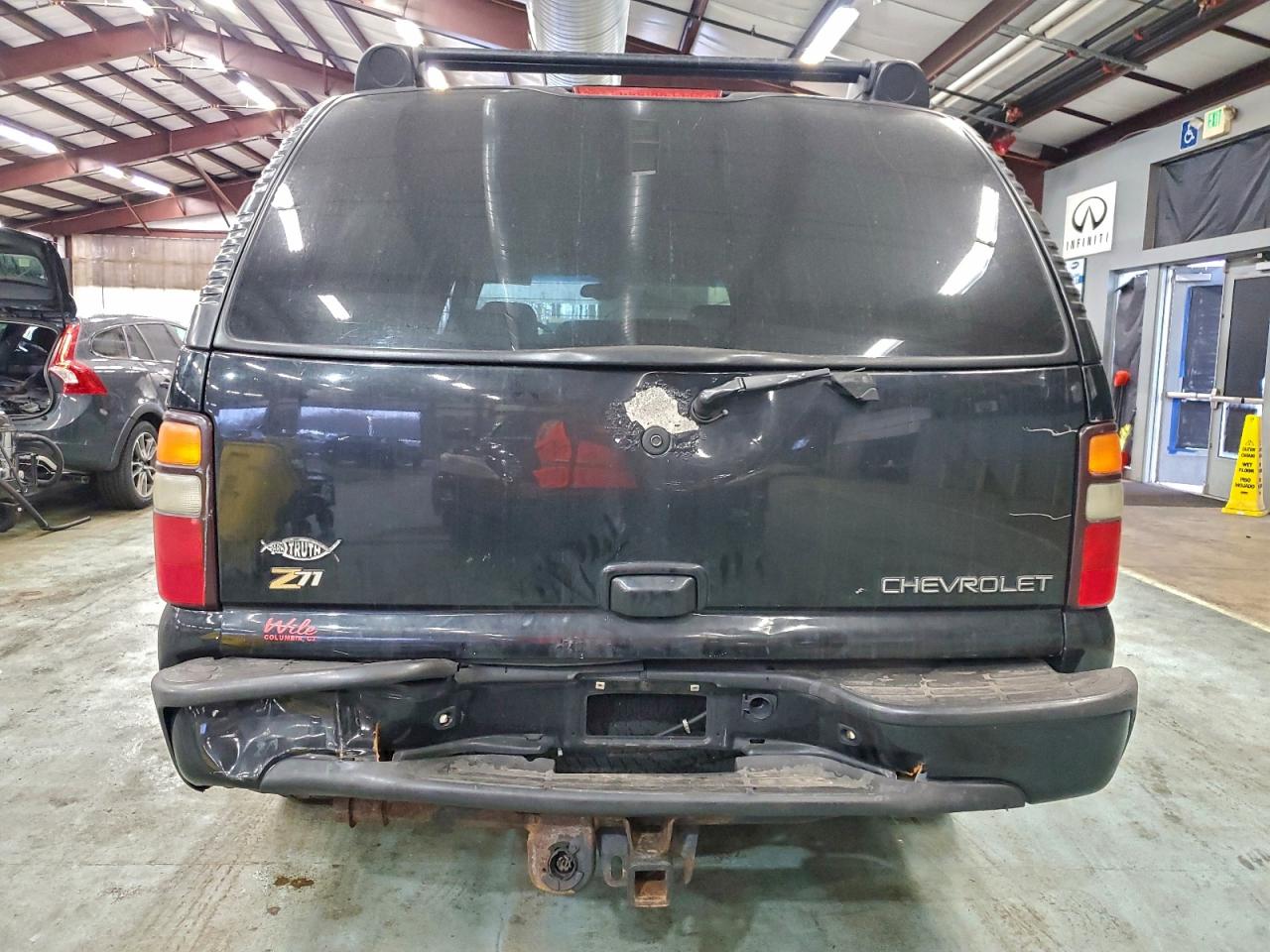 2004 CHEVROLET SUBURBAN K1500 photo 6