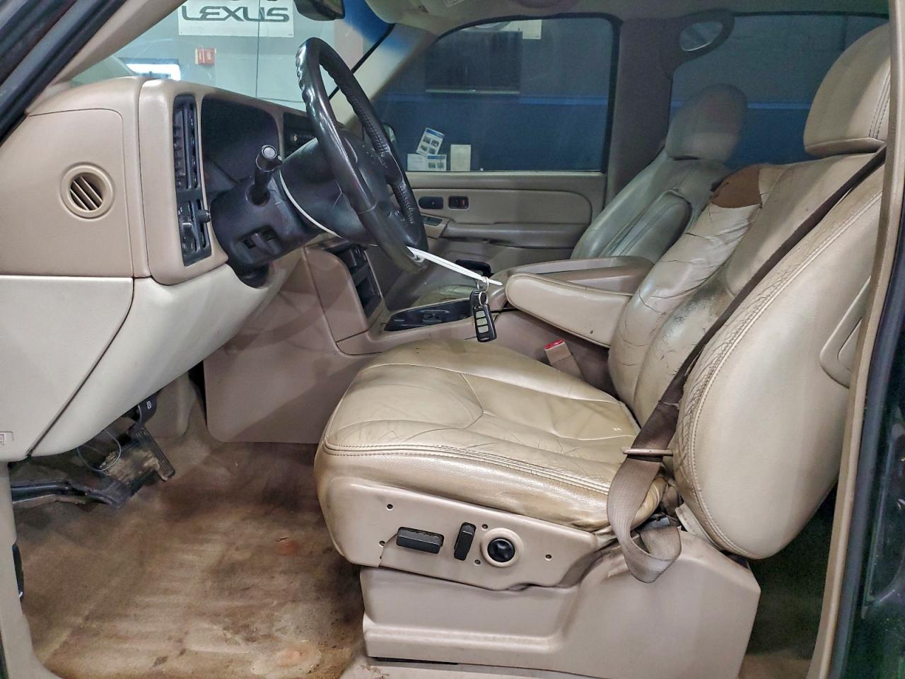 2004 CHEVROLET SUBURBAN K1500 photo 7