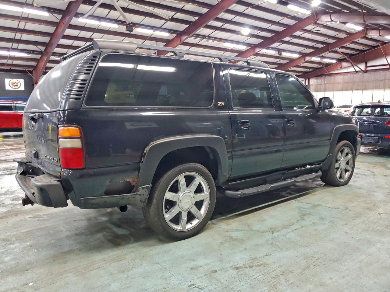 2004 CHEVROLET SUBURBAN K1500 photo 3