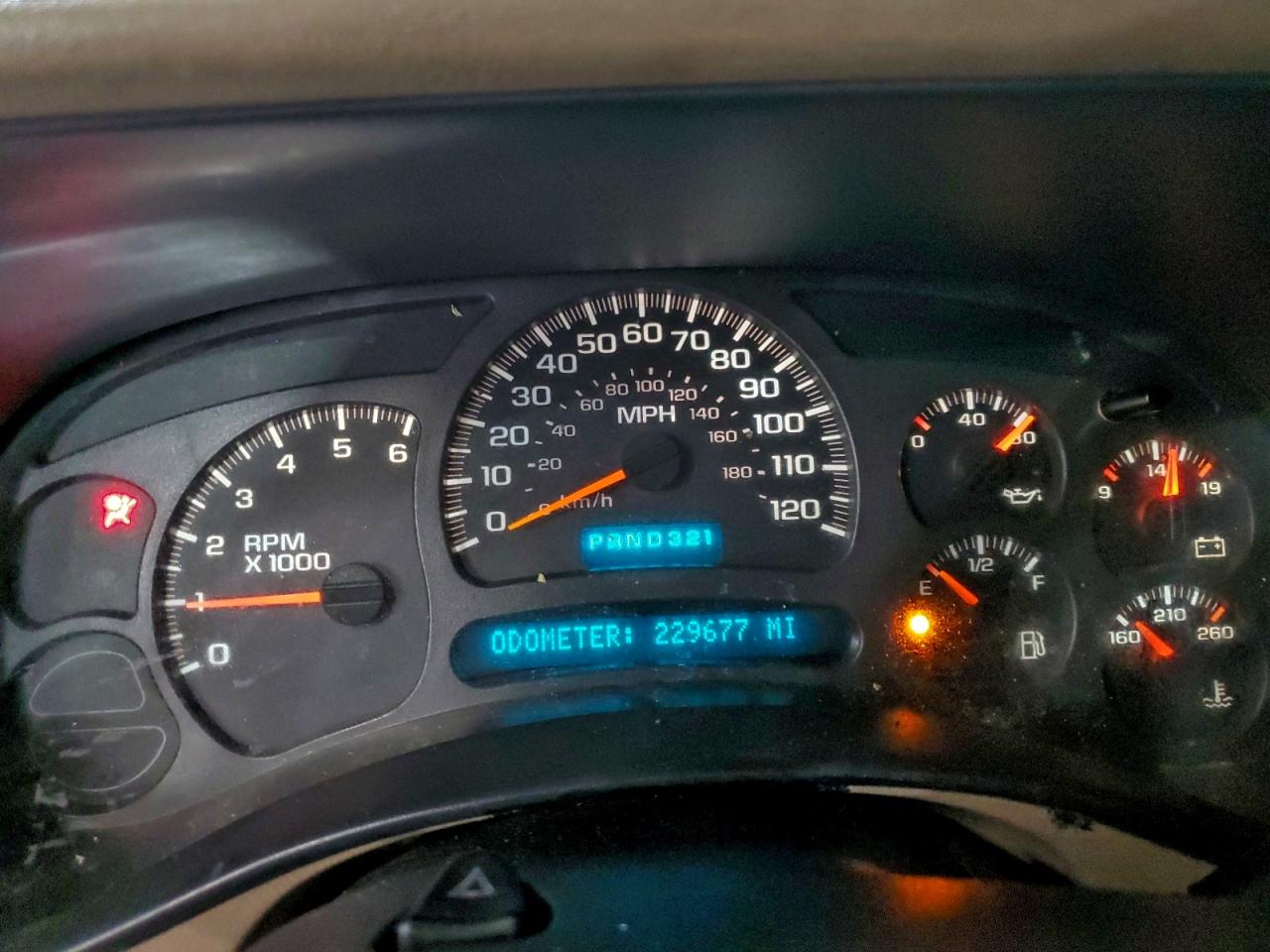 2004 CHEVROLET SUBURBAN K1500 photo 9