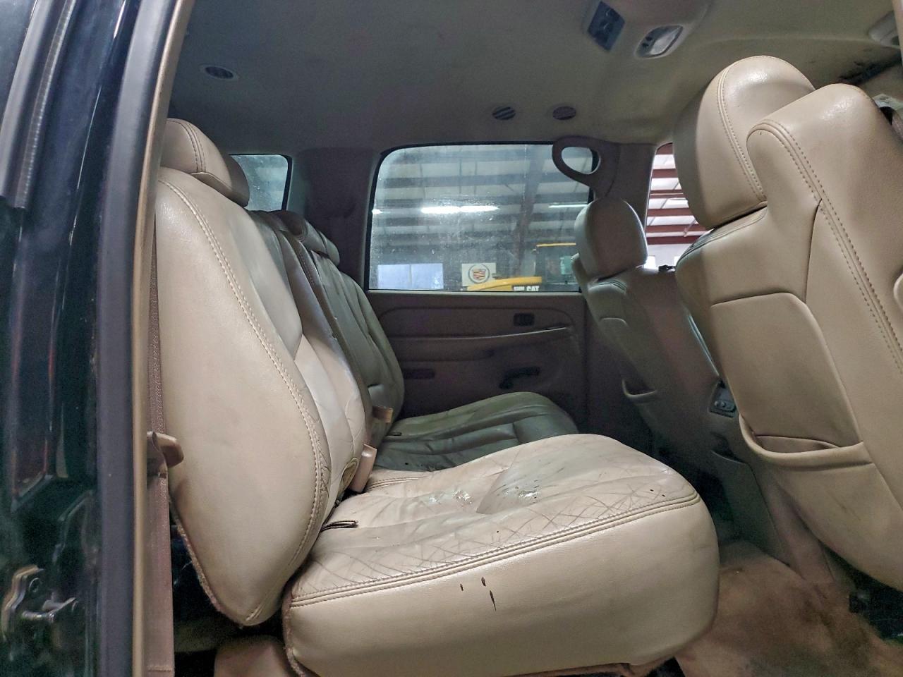 2004 CHEVROLET SUBURBAN K1500 photo 11