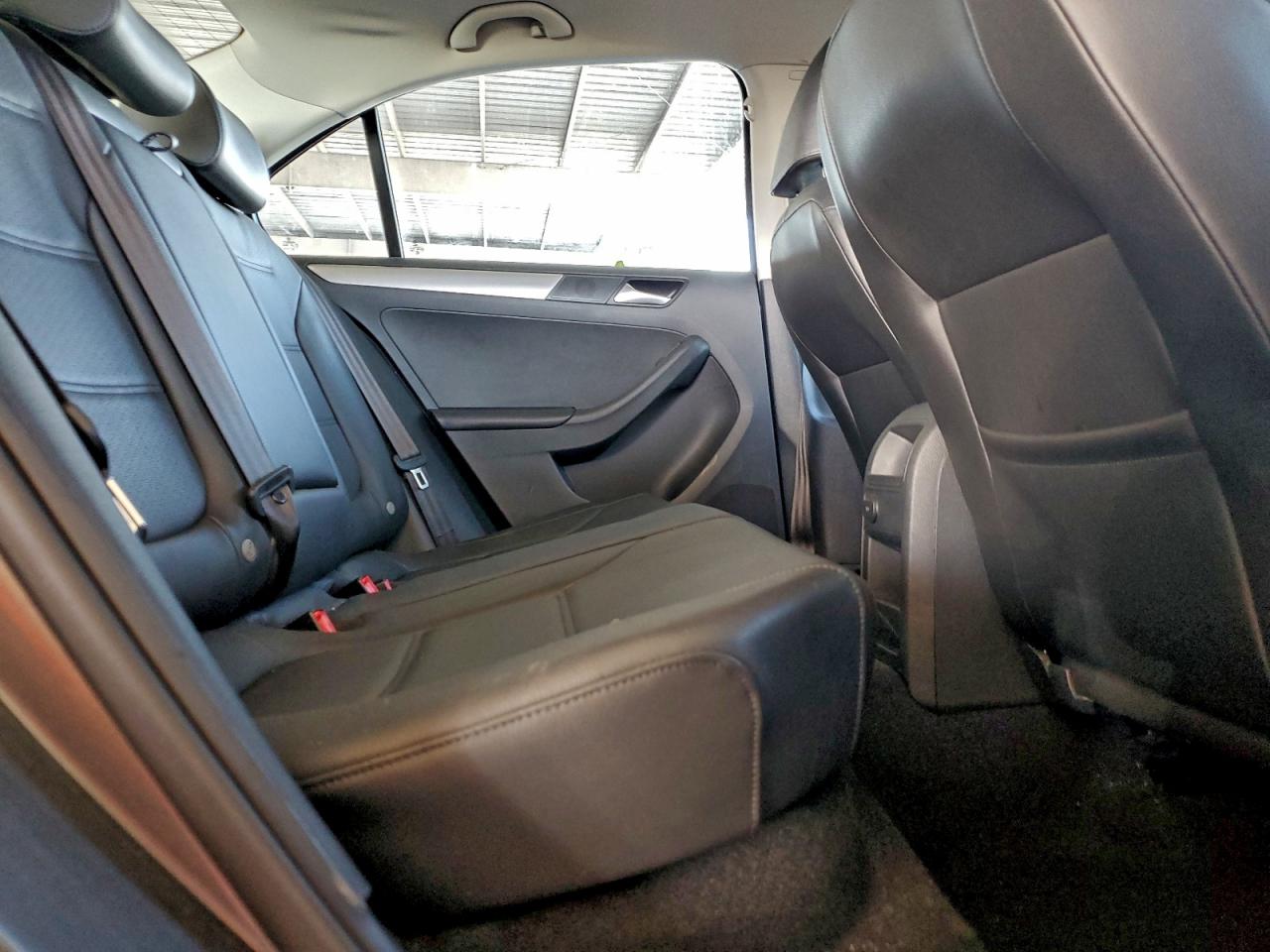 2017 VOLKSWAGEN JETTA SE photo 21