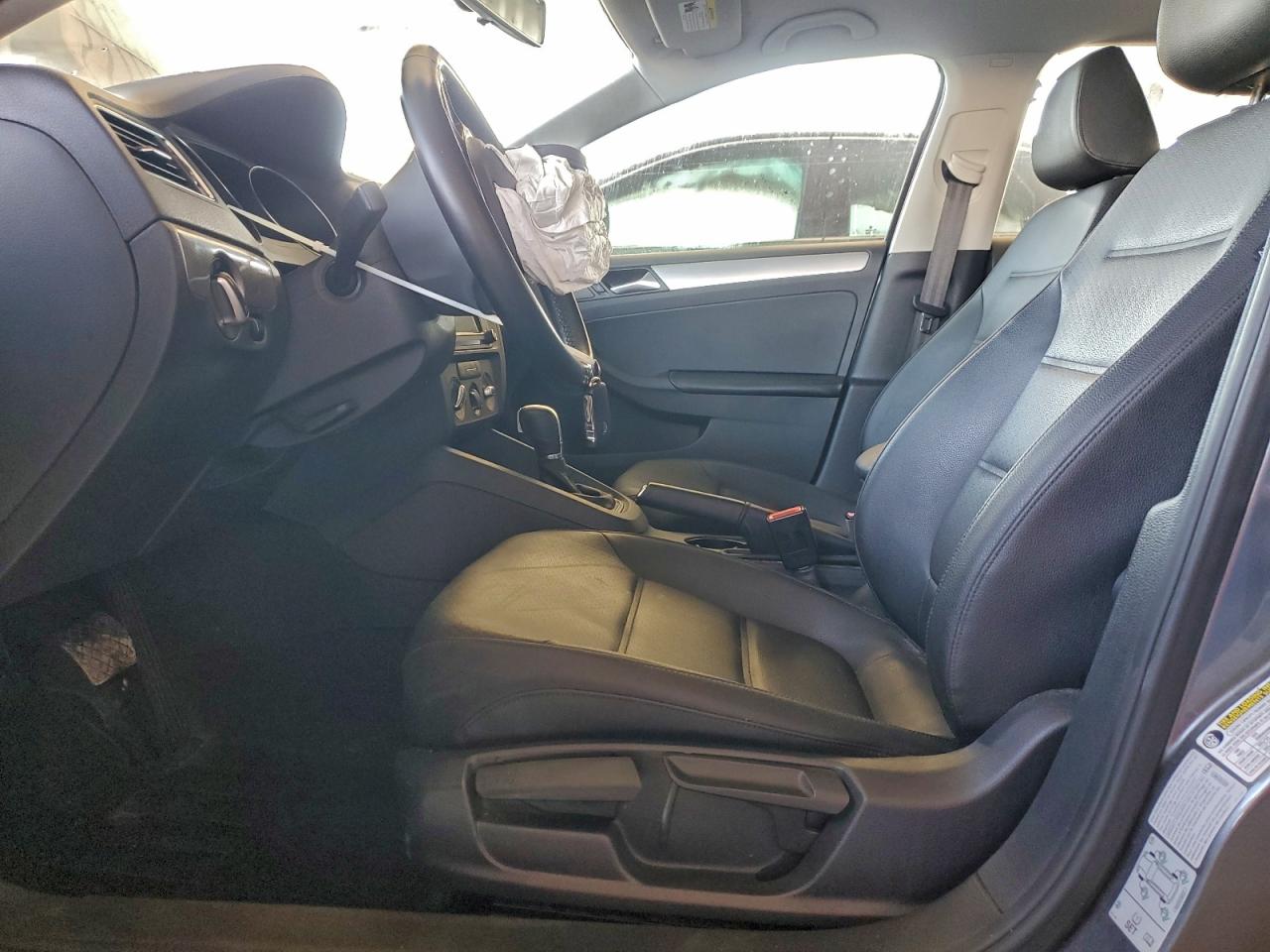 2017 VOLKSWAGEN JETTA SE photo 13