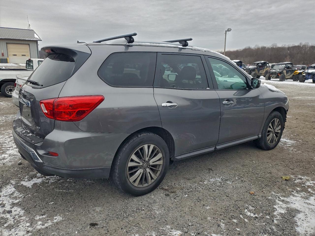 2017 NISSAN PATHFINDER S photo 3