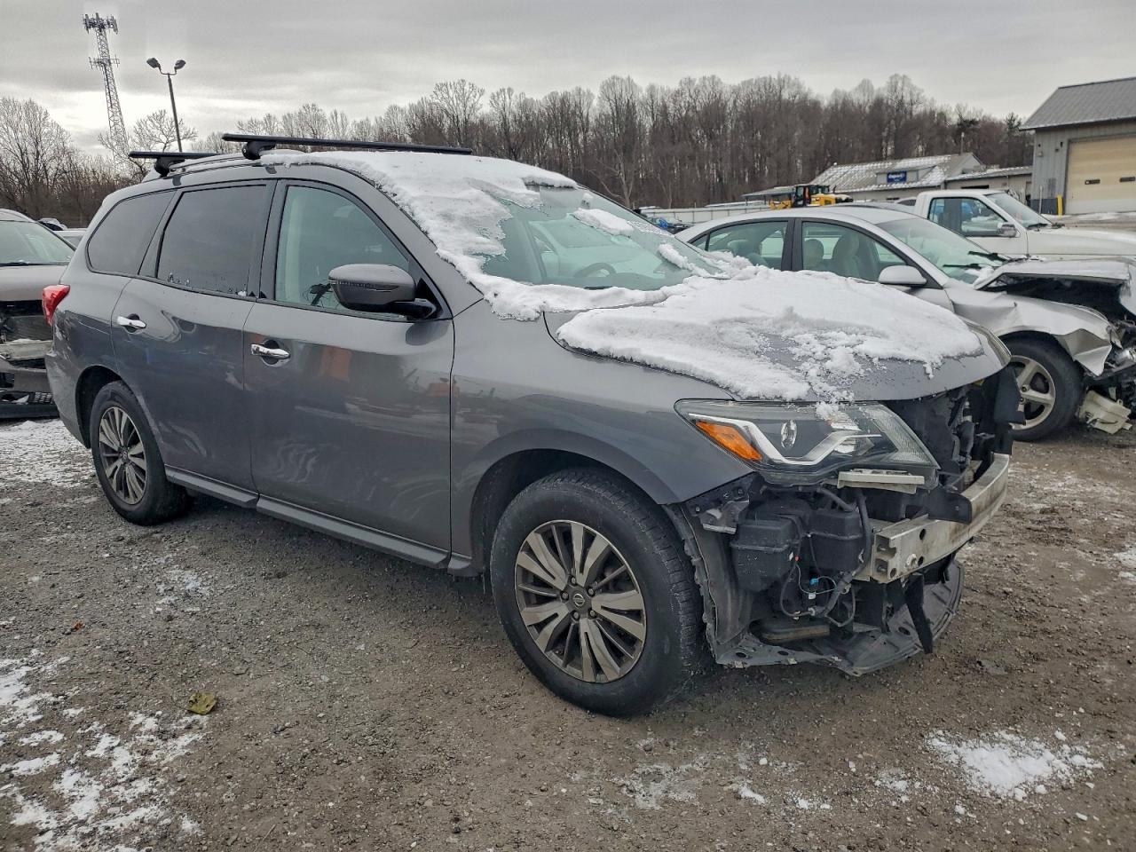2017 NISSAN PATHFINDER S photo 4