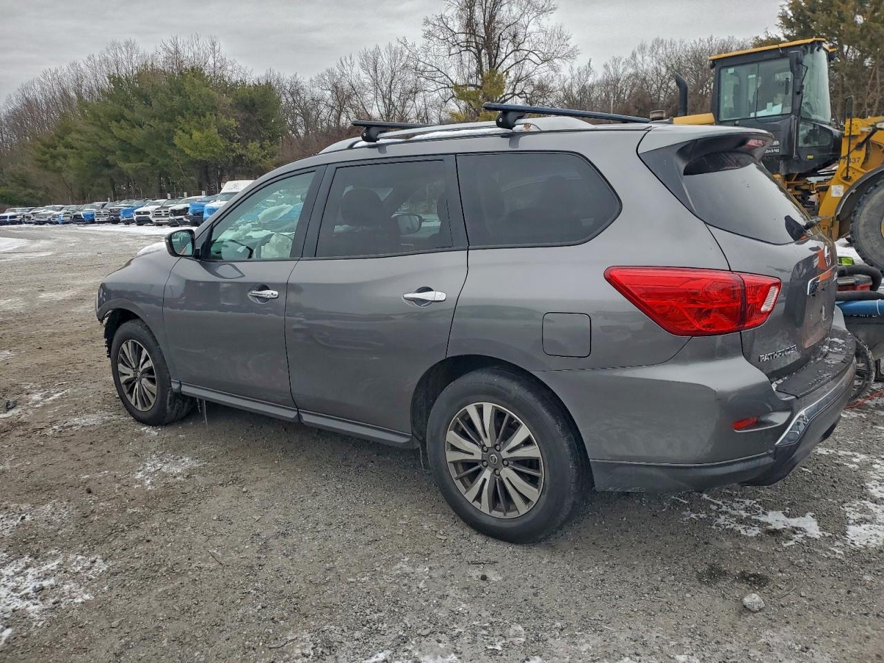 2017 NISSAN PATHFINDER S photo 2