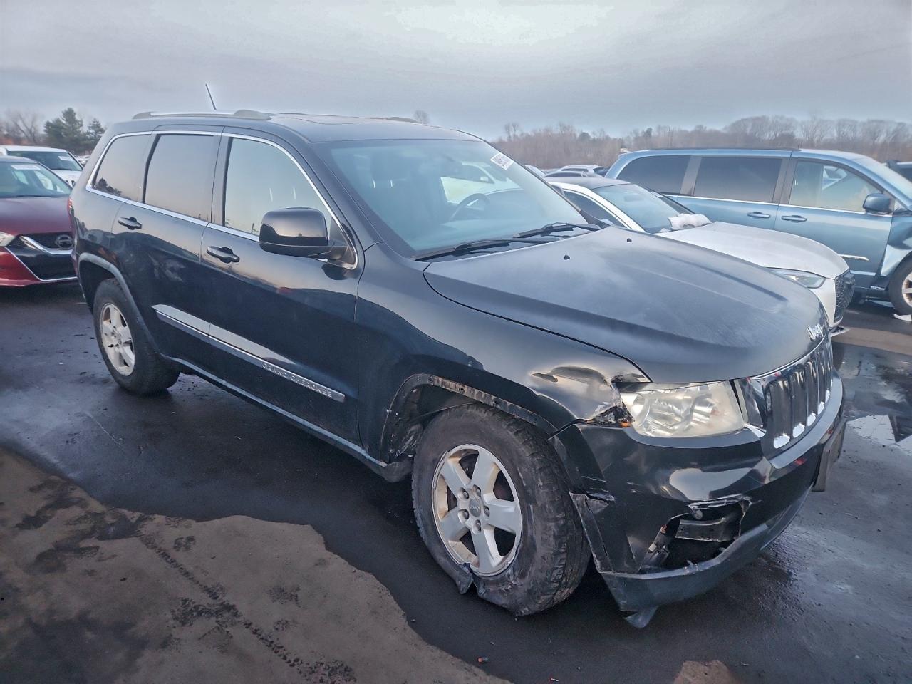 2011 JEEP GRAND CHEROKEE LAREDO photo 4