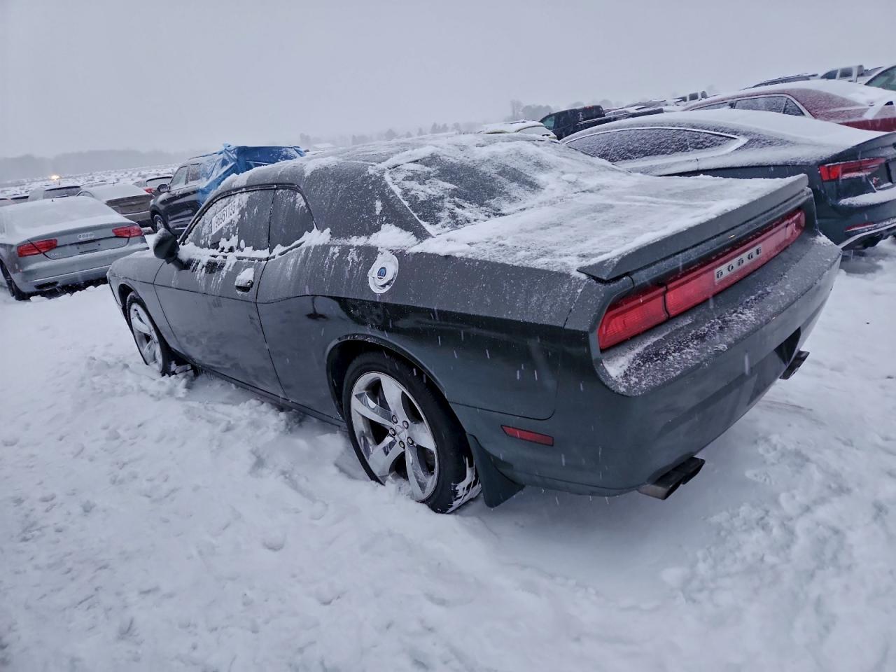 2013 DODGE CHALLENGER R/T photo 2