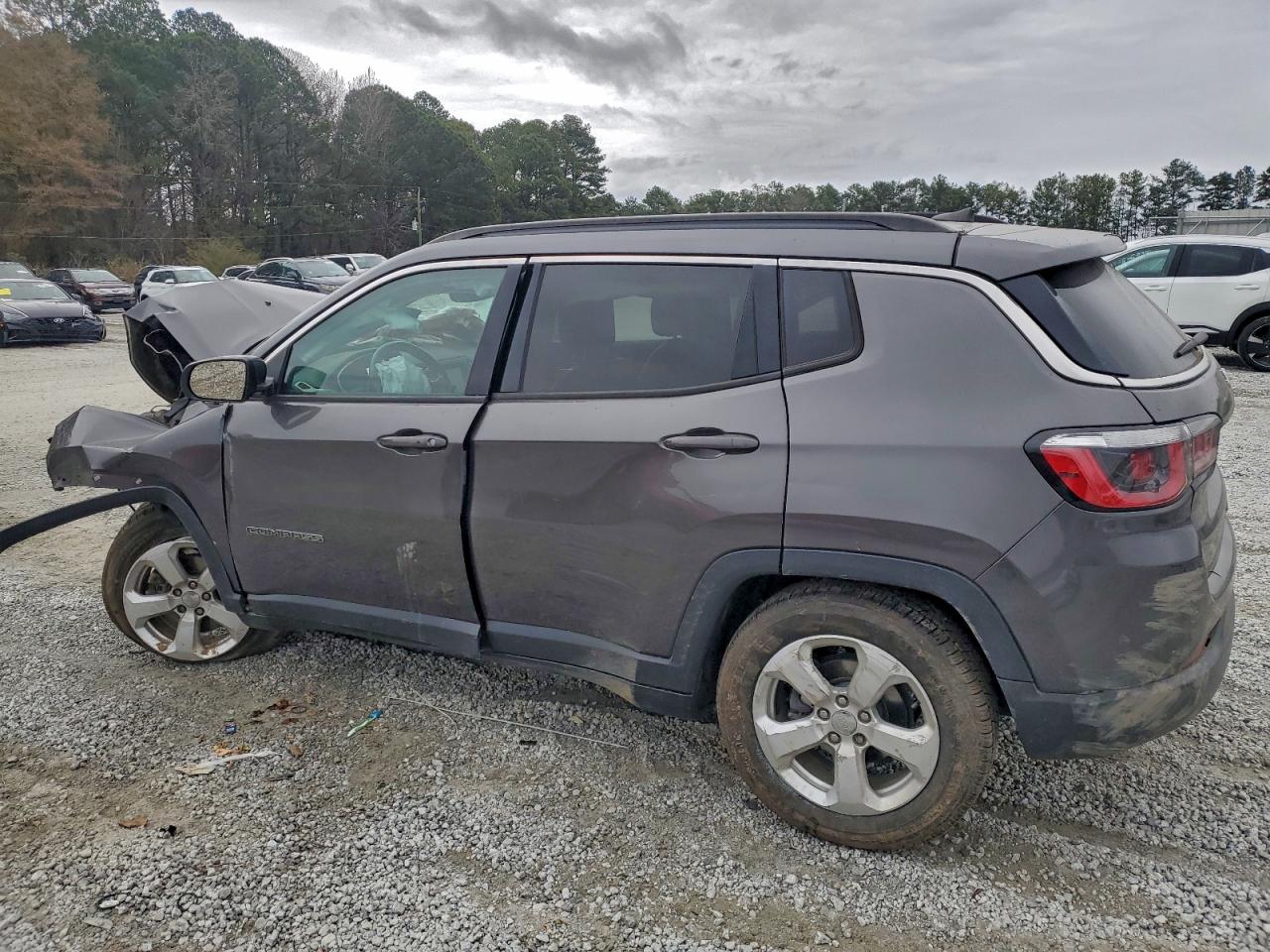 2019 JEEP COMPASS LATITUDE photo 2