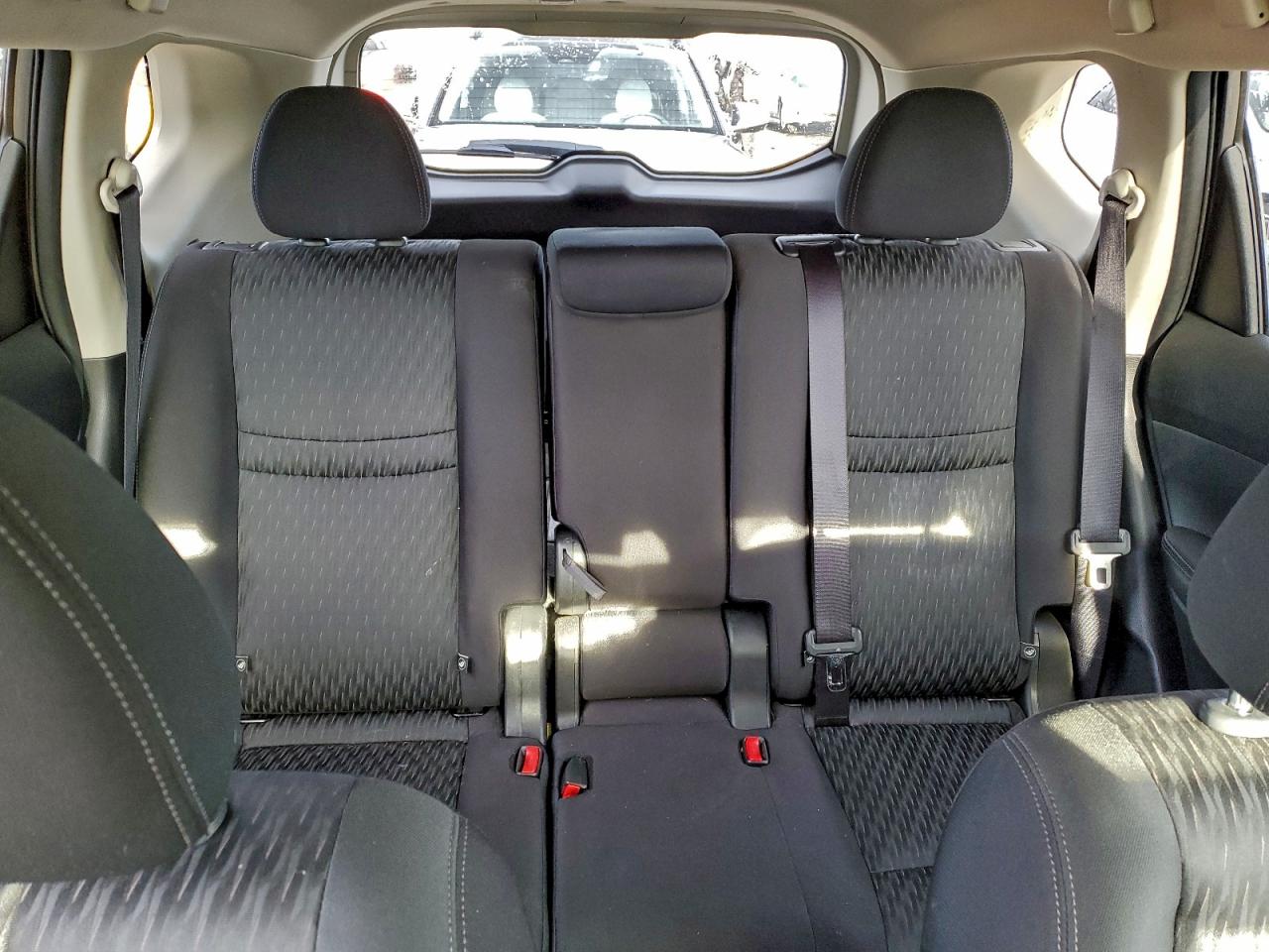 2019 NISSAN ROGUE SV photo 19