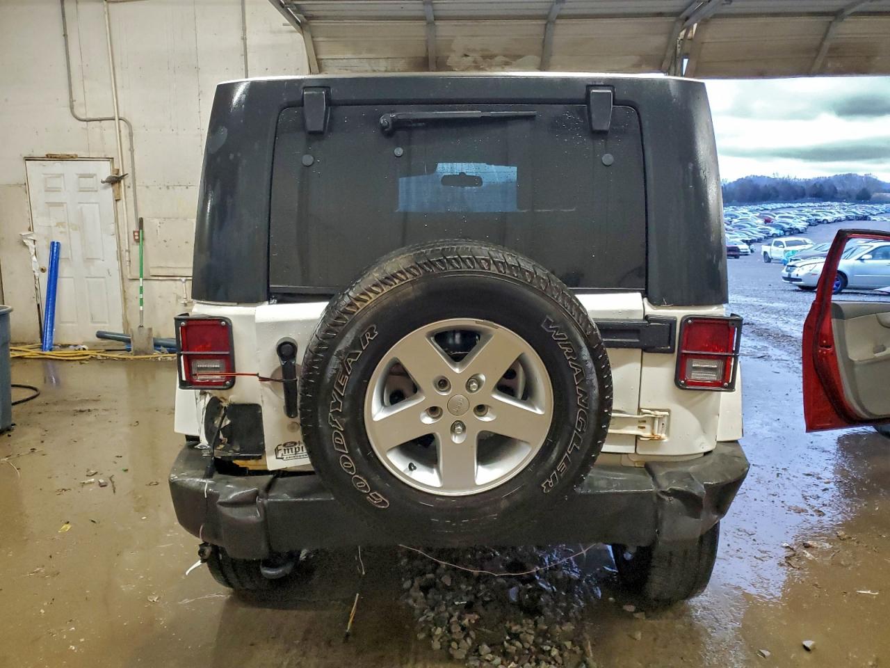 2010 JEEP WRANGLER SAHARA photo 16