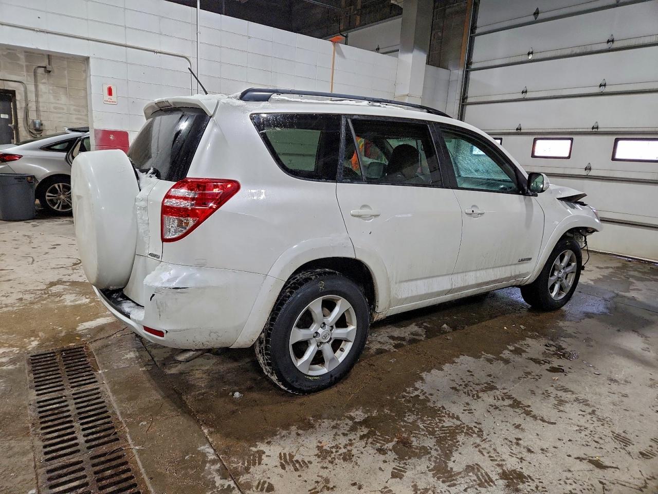 2010 TOYOTA RAV4 LIMITED photo 7