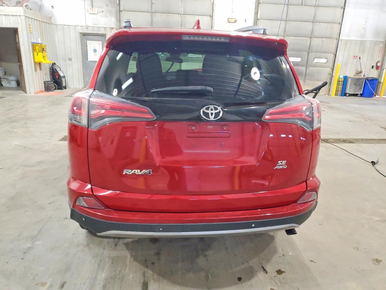 2017 TOYOTA RAV4 SE photo 11