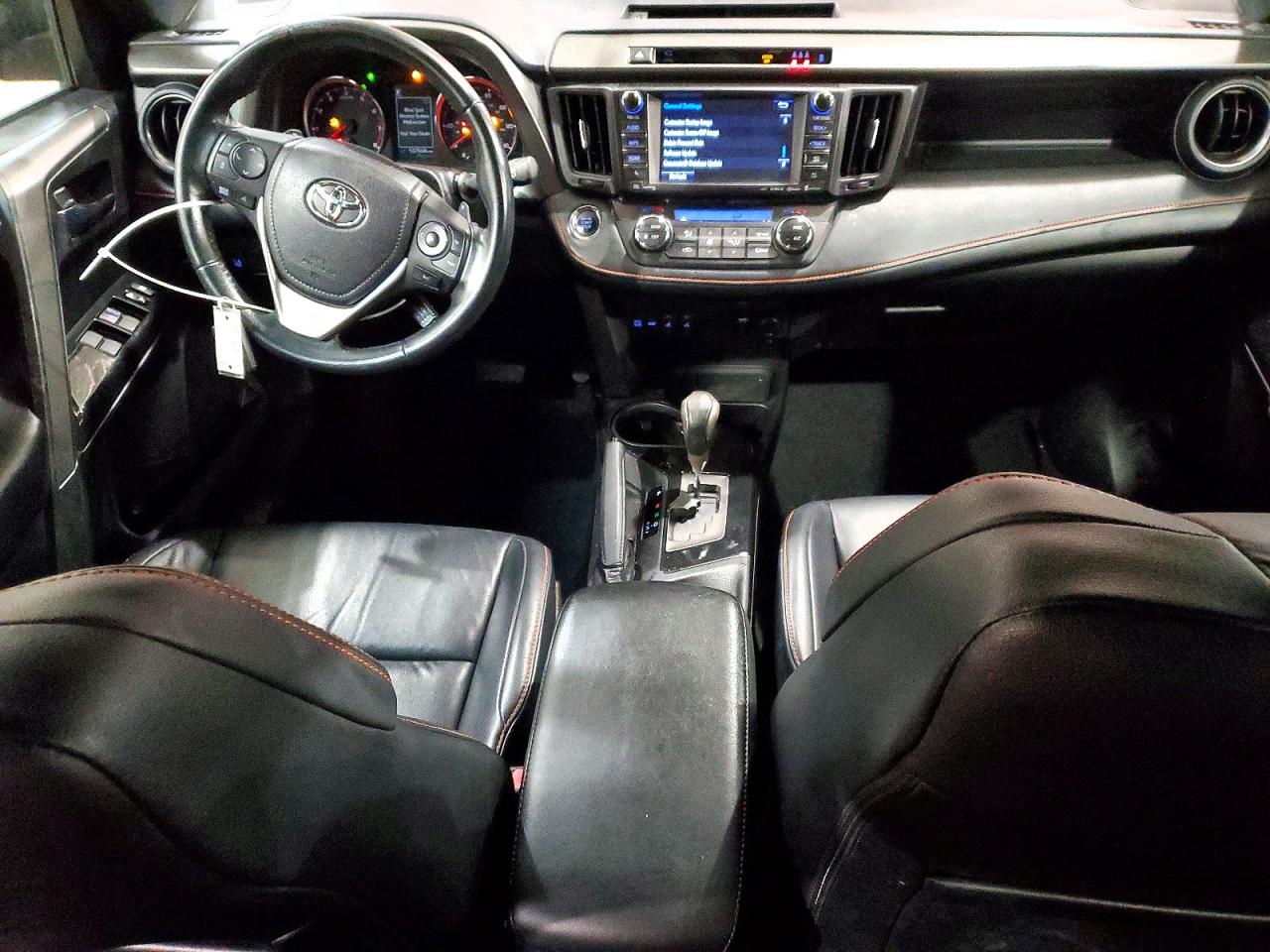 2017 TOYOTA RAV4 SE photo 15