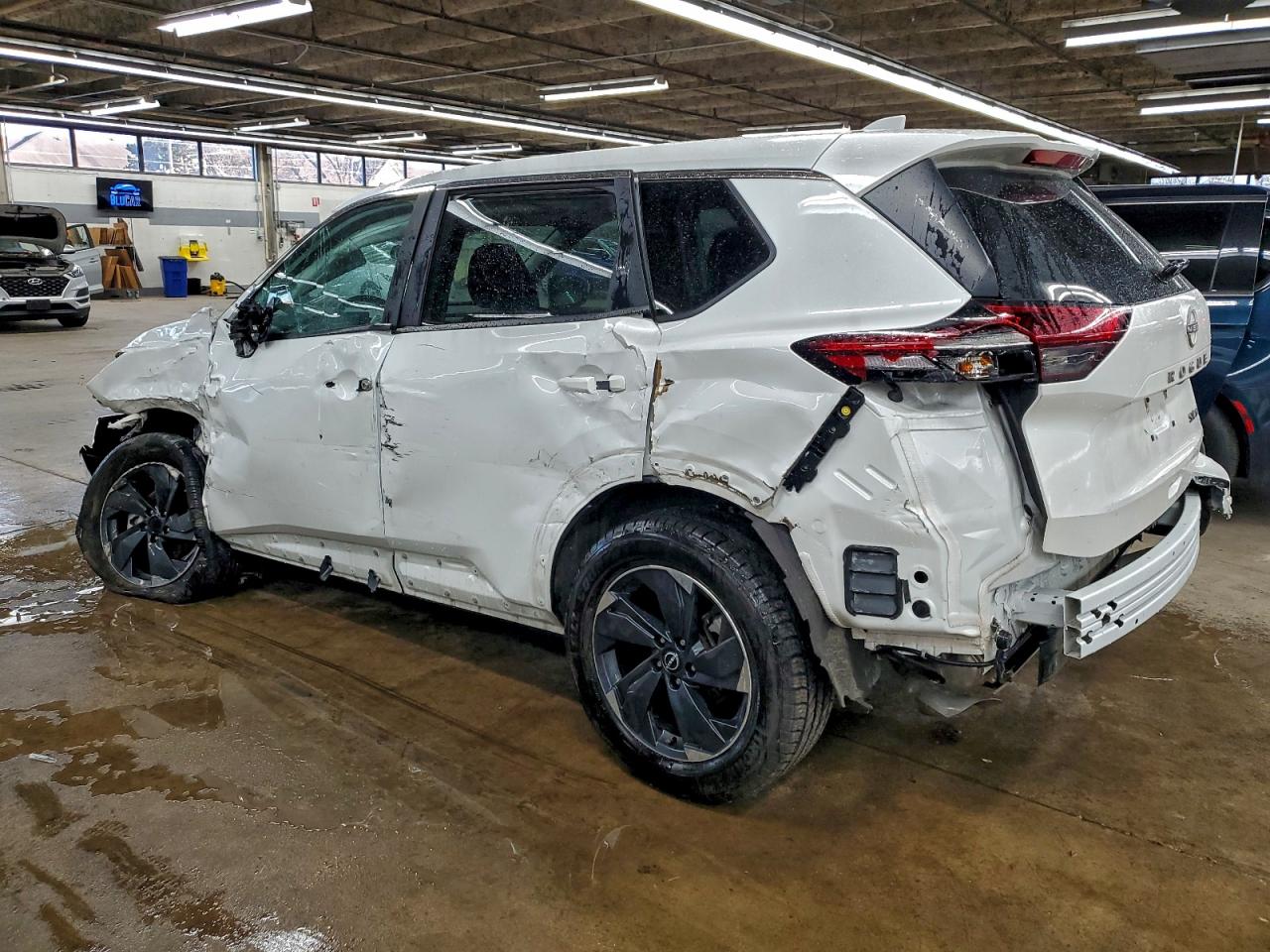 2024 NISSAN ROGUE SV photo 4