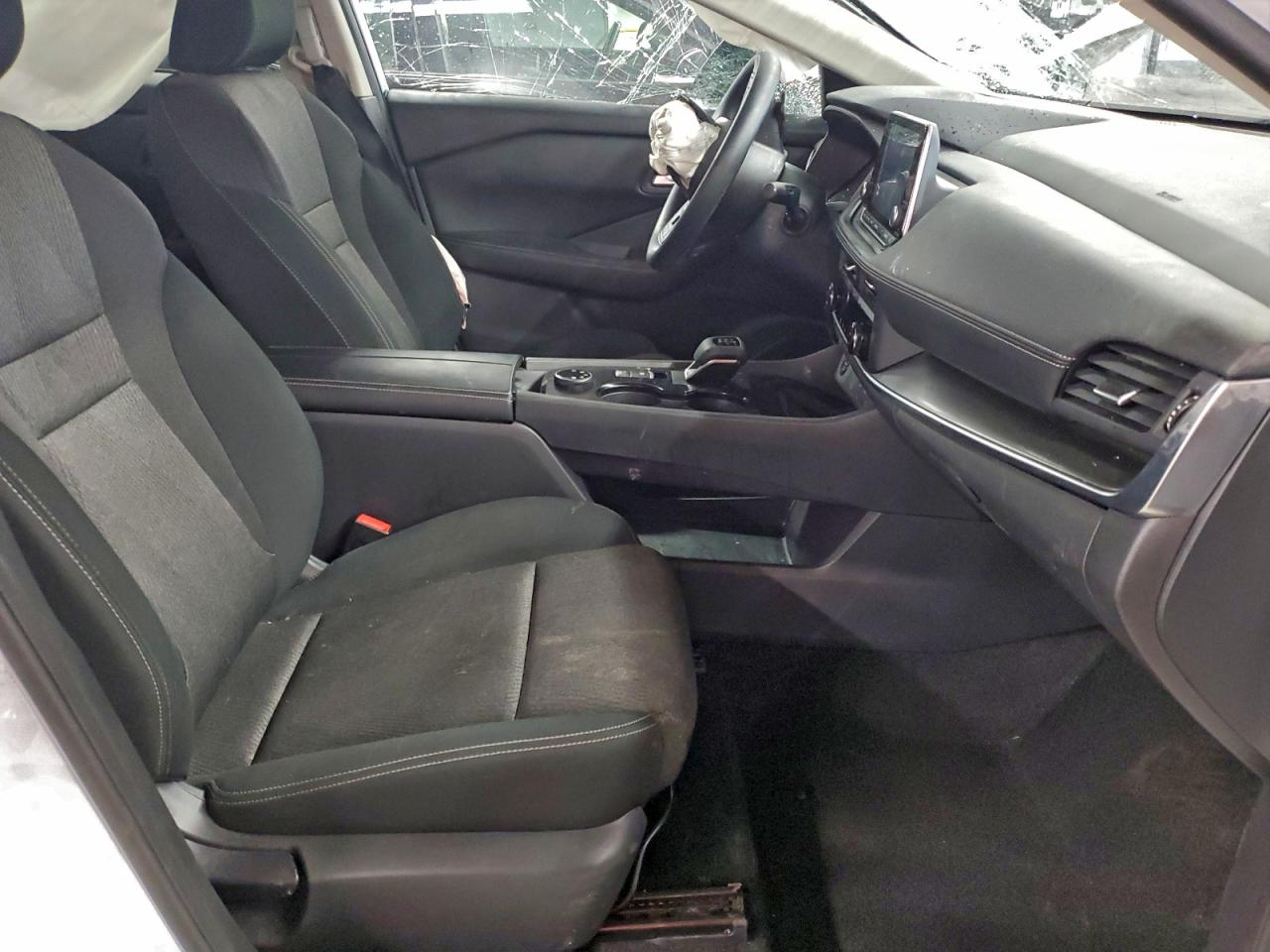 2024 NISSAN ROGUE SV photo 19
