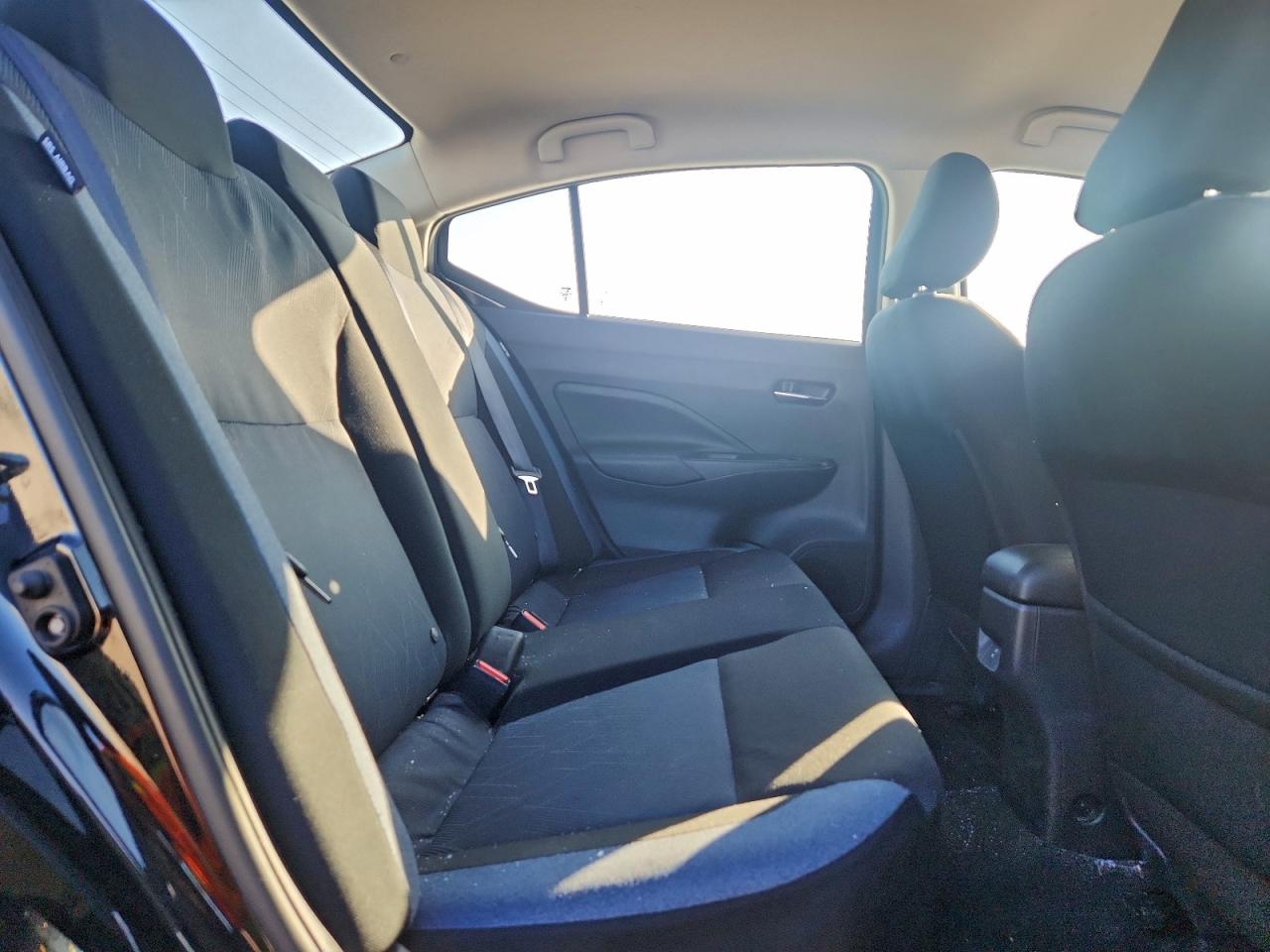 2025 NISSAN VERSA SV photo 19