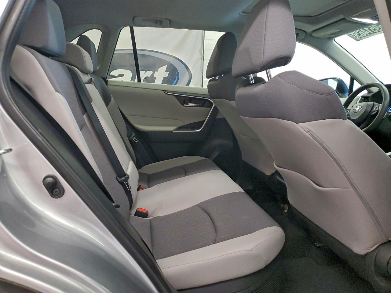 2022 TOYOTA RAV4 XLE photo 21