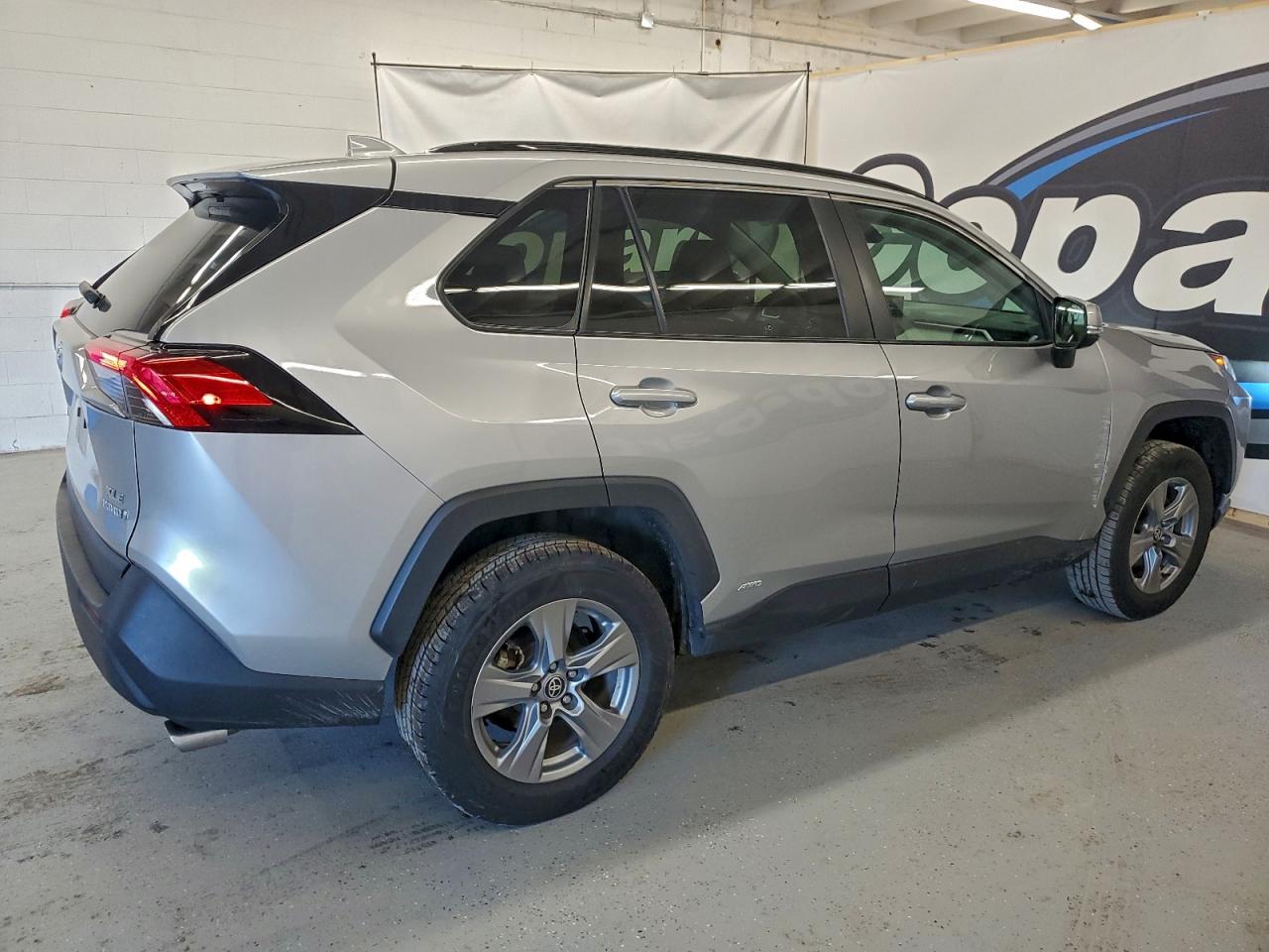 2022 TOYOTA RAV4 XLE photo 5