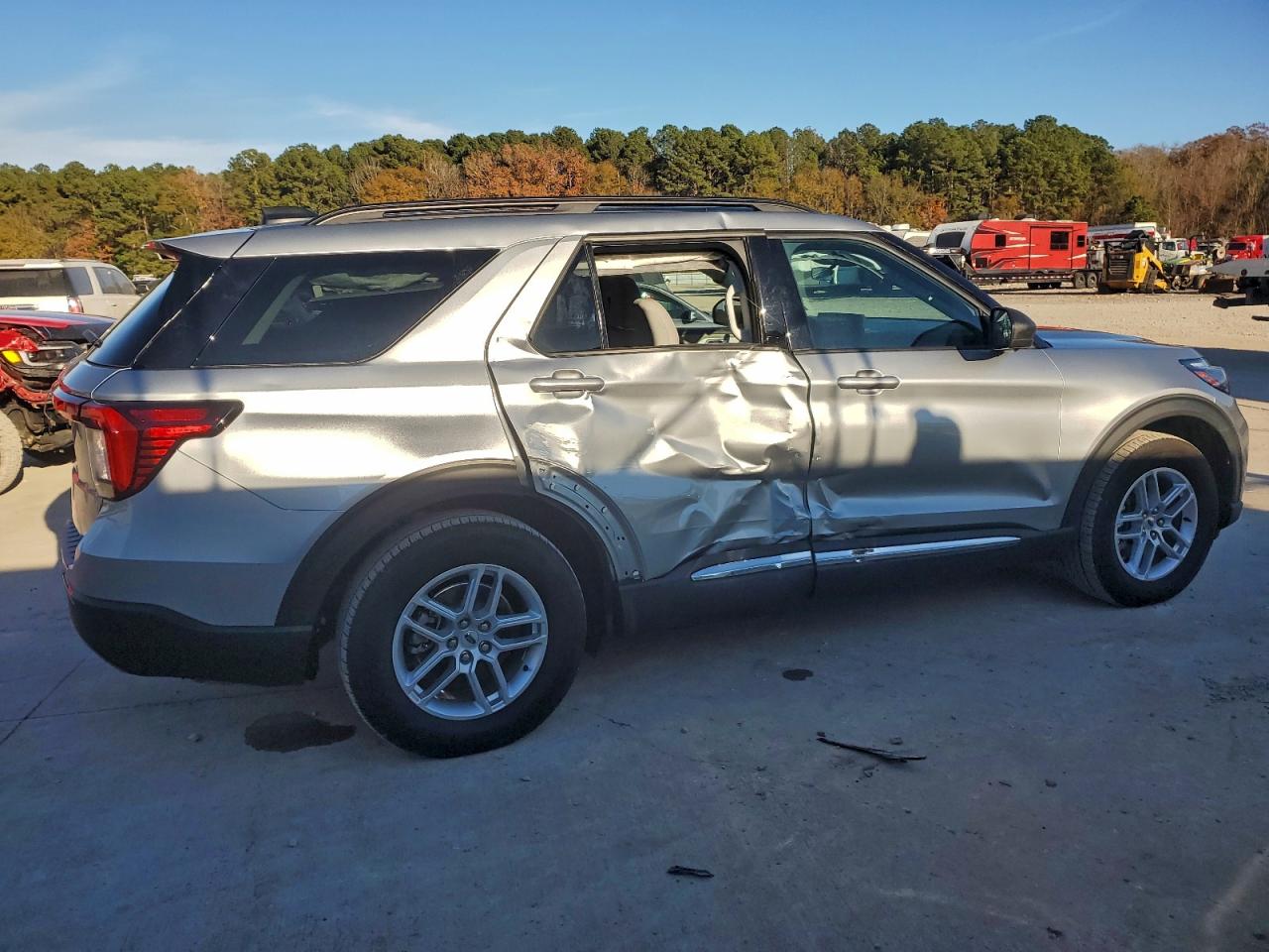2025 FORD EXPLORER ACTIVE photo 3
