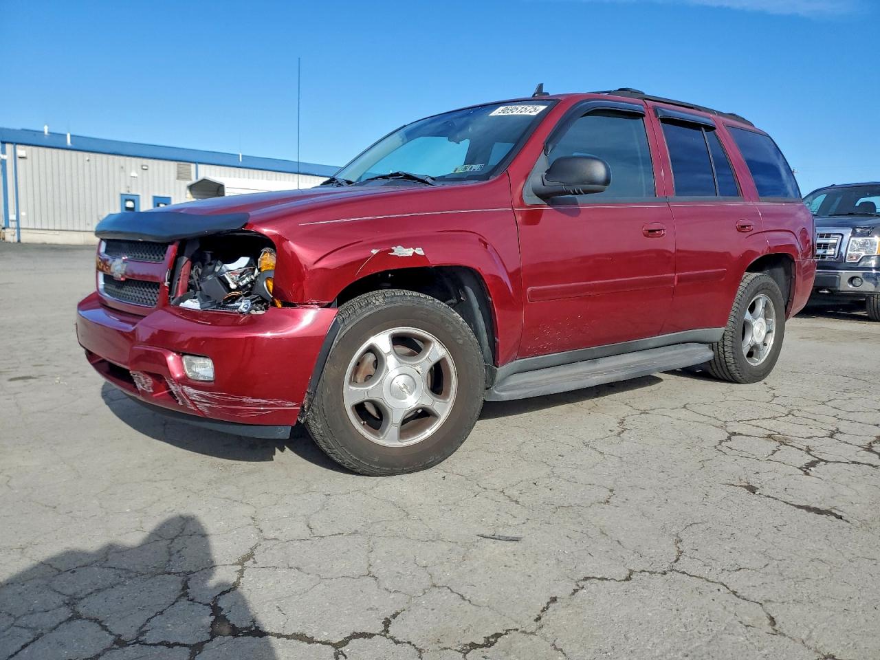 2008 CHEVROLET TRAILBLAZER LS — FRONT END damage — photo 1
